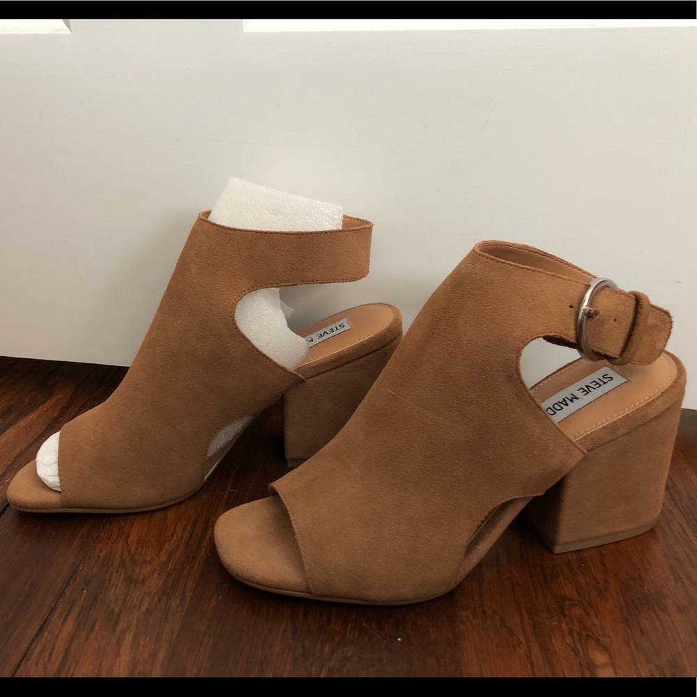 New! Steve Madden Camel Heels size 6